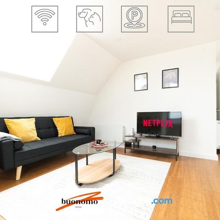 Two Bedroom Apartment At Buonomo Stays Short Lets & Serviced Accommodation Londres Exterior foto