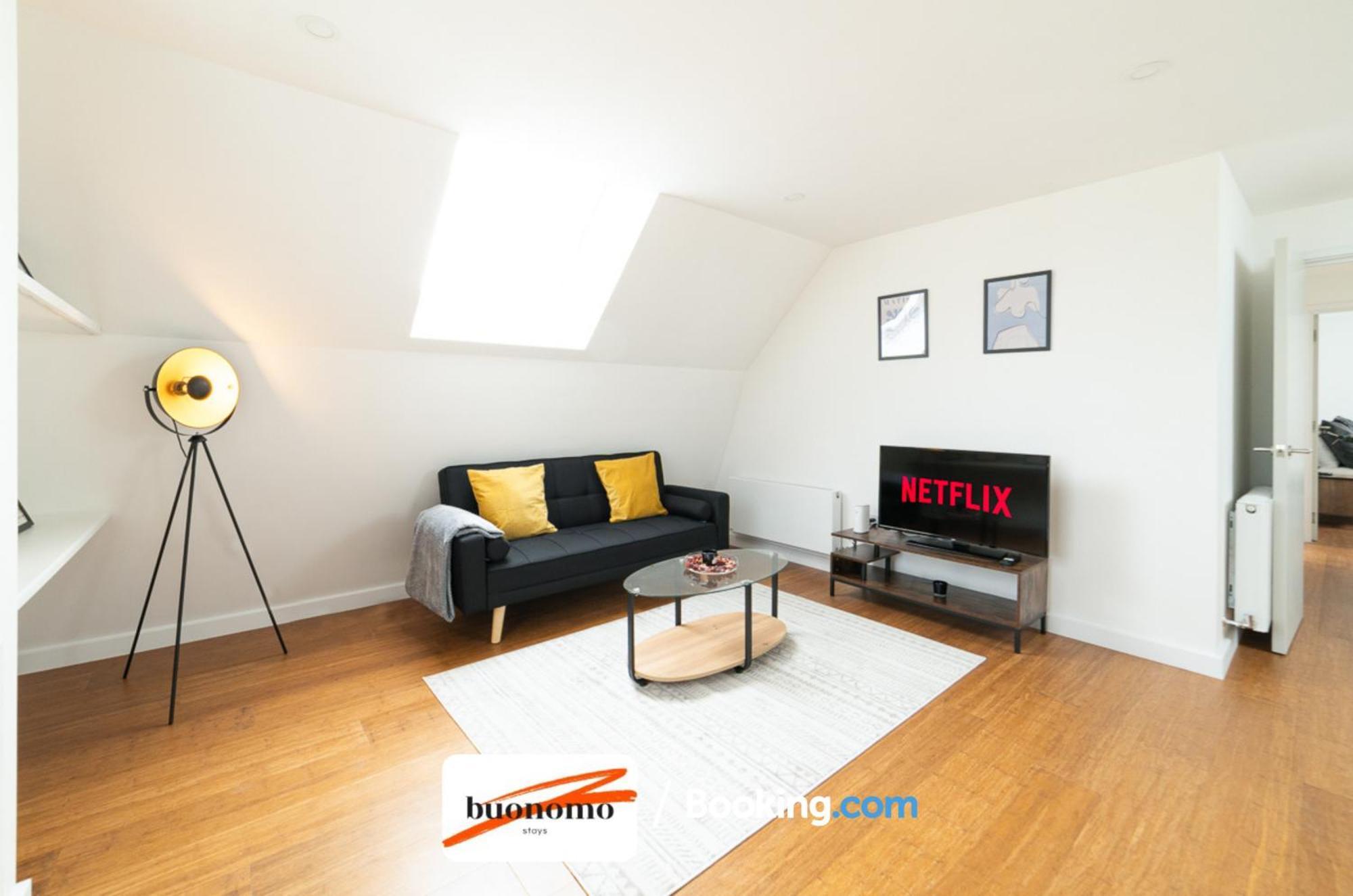 Two Bedroom Apartment At Buonomo Stays Short Lets & Serviced Accommodation Londres Exterior foto