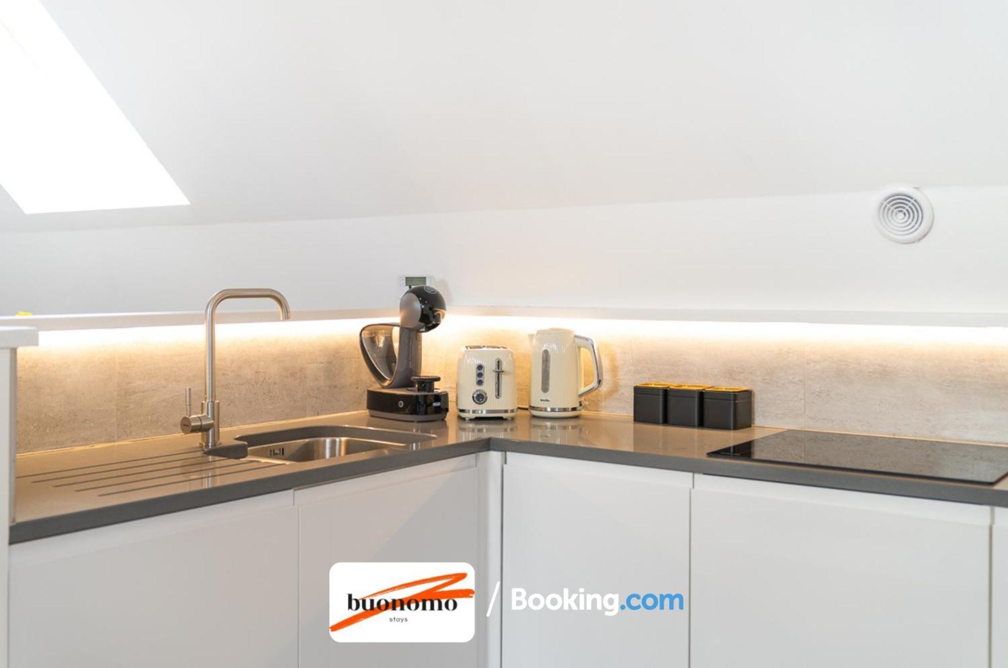 Two Bedroom Apartment At Buonomo Stays Short Lets & Serviced Accommodation Londres Exterior foto