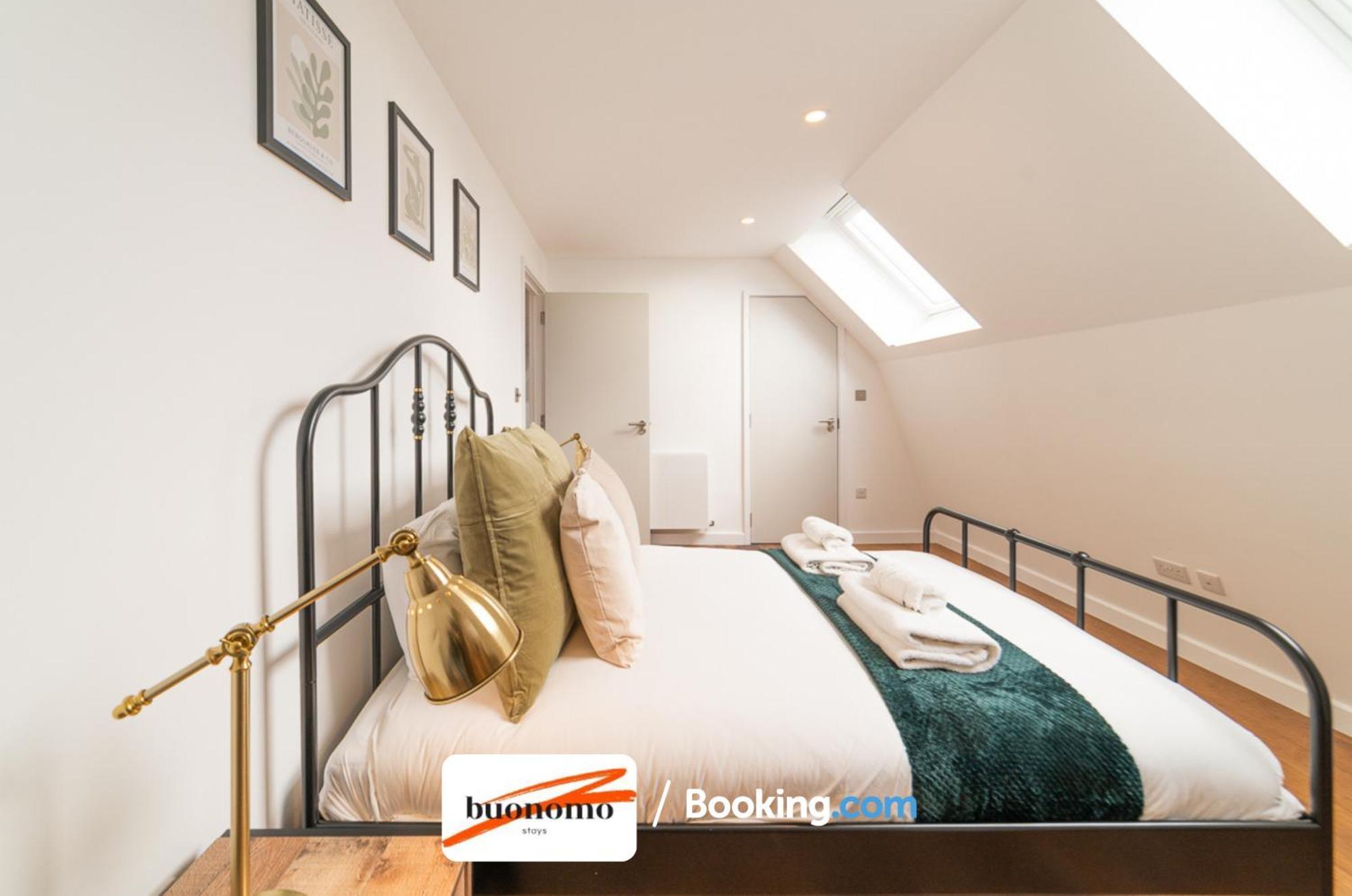 Two Bedroom Apartment At Buonomo Stays Short Lets & Serviced Accommodation Londres Exterior foto