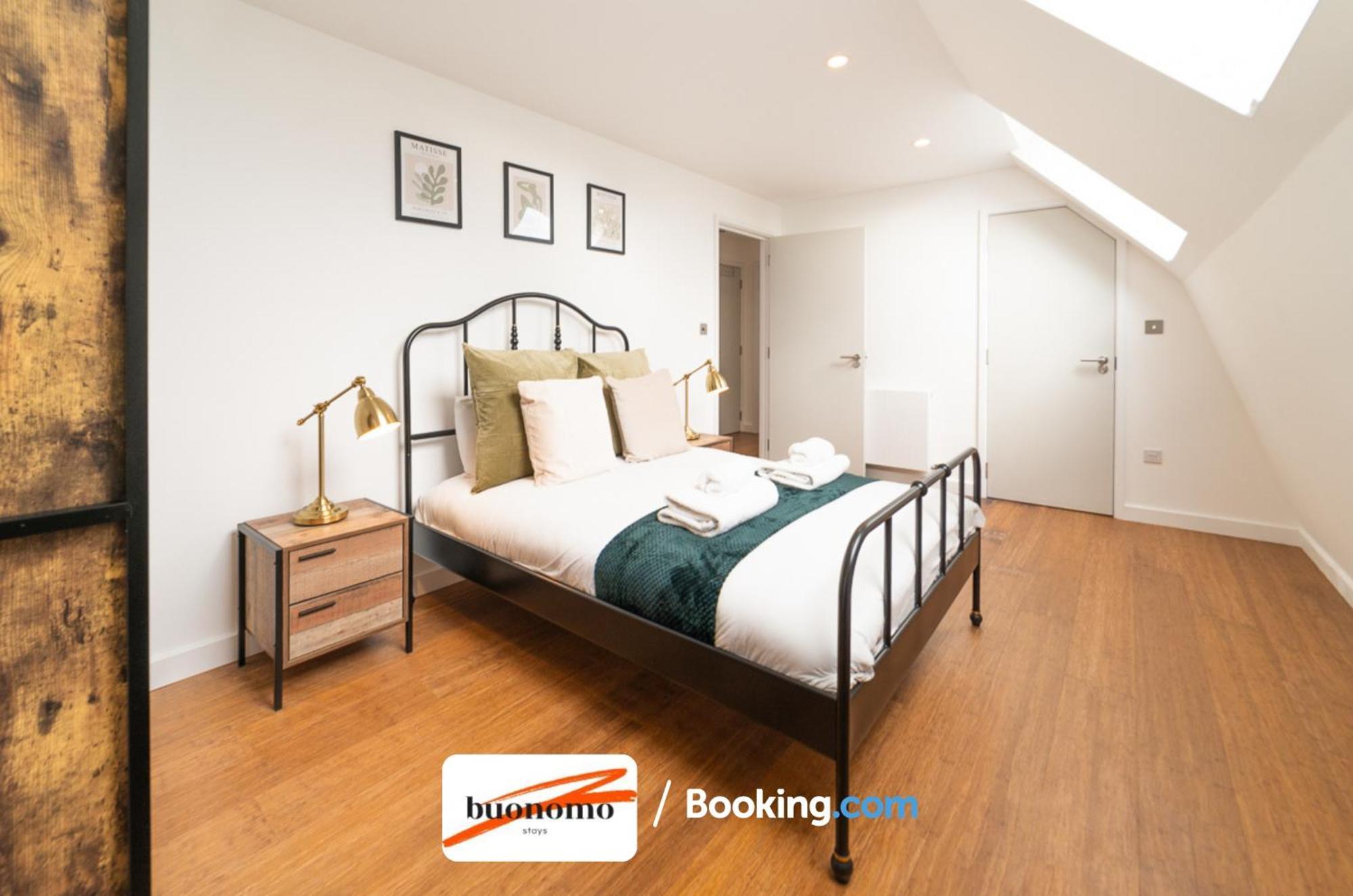 Two Bedroom Apartment At Buonomo Stays Short Lets & Serviced Accommodation Londres Exterior foto