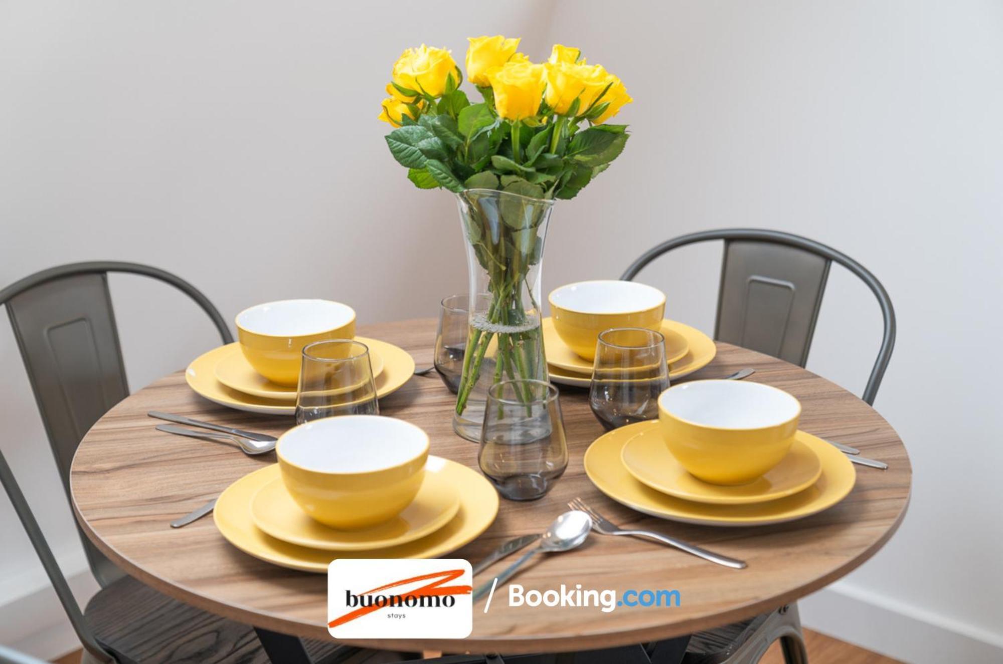 Two Bedroom Apartment At Buonomo Stays Short Lets & Serviced Accommodation Londres Exterior foto